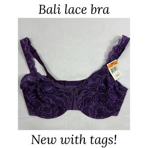💰LAST CHANCE 💰✨Bali Purple Lace Bra NWT✨